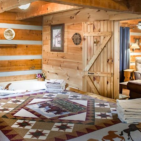 Suits Us Pigeon Forge Εξωτερικό φωτογραφία