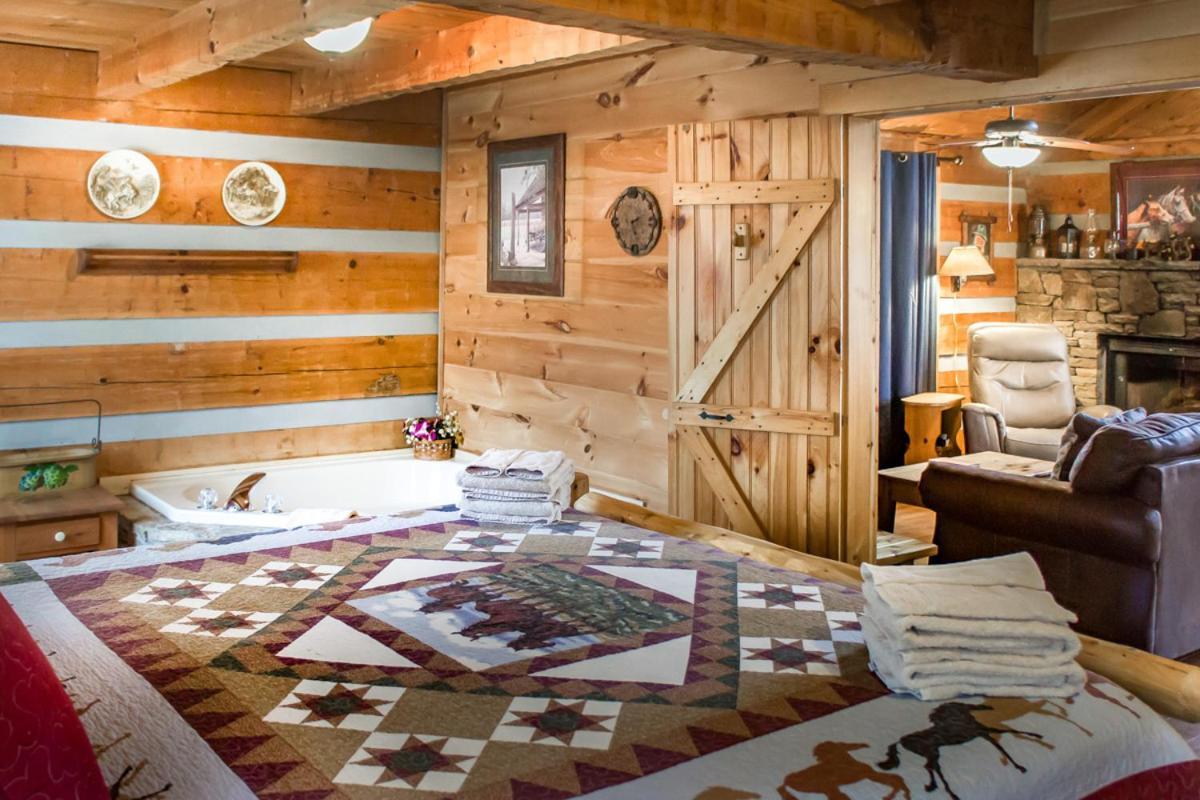 Suits Us Pigeon Forge Εξωτερικό φωτογραφία