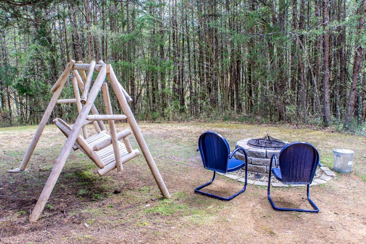 Suits Us Pigeon Forge Εξωτερικό φωτογραφία