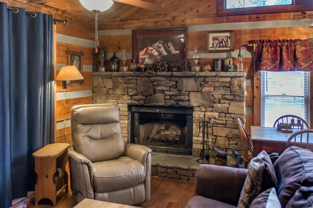 Suits Us Pigeon Forge Εξωτερικό φωτογραφία