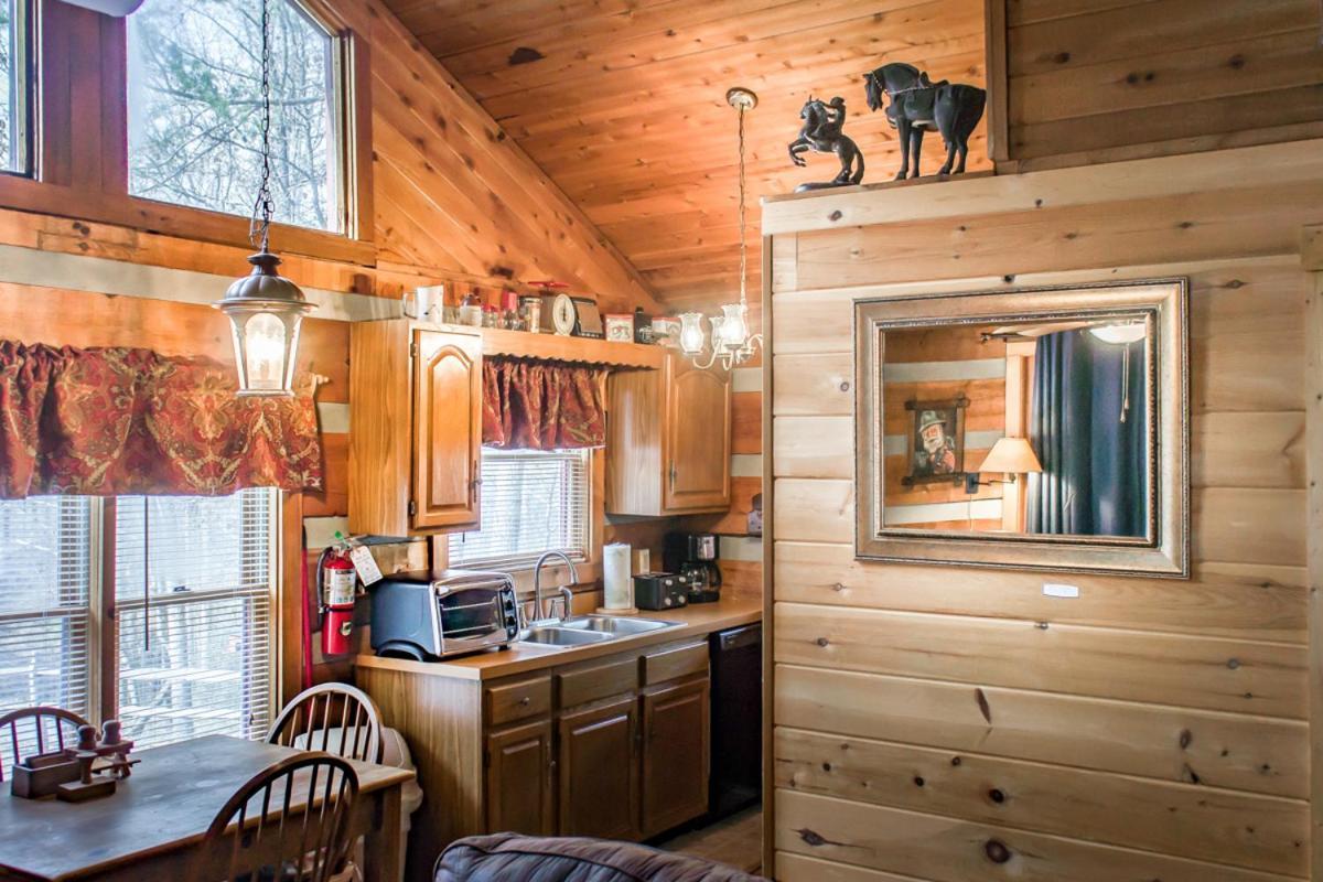 Suits Us Pigeon Forge Εξωτερικό φωτογραφία