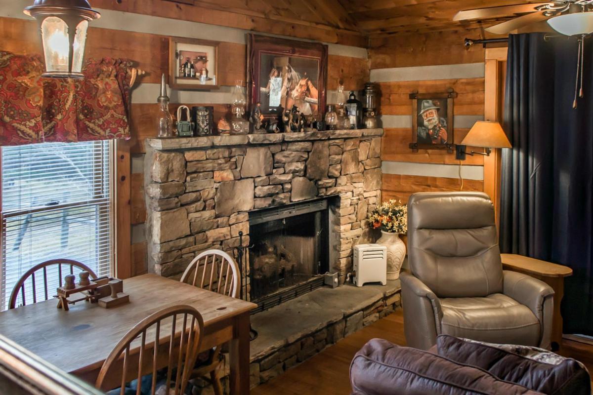 Suits Us Pigeon Forge Εξωτερικό φωτογραφία