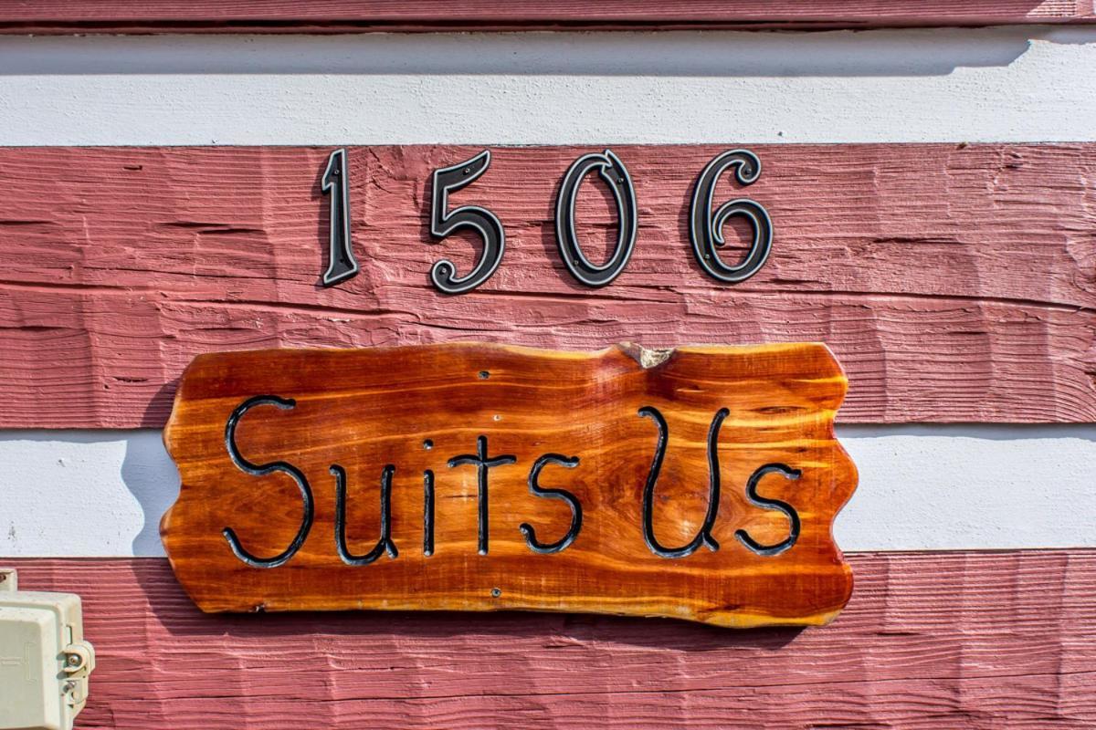 Suits Us Pigeon Forge Εξωτερικό φωτογραφία