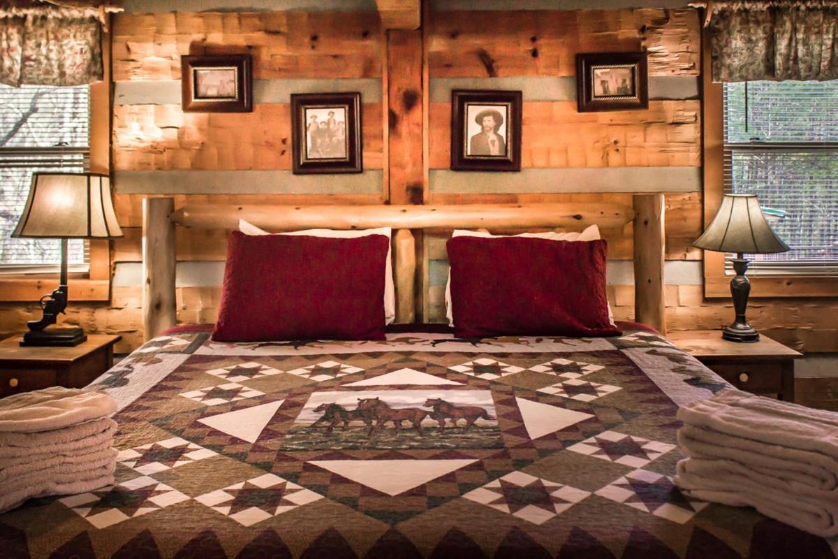 Suits Us Pigeon Forge Εξωτερικό φωτογραφία